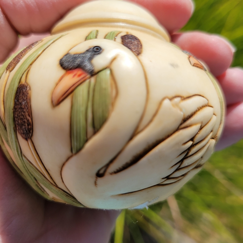 Jardinia Swan Song Trinket Box by Martin Perry Studios 2003 ~ Pretty 3D Imagery - Picture 4 of 15